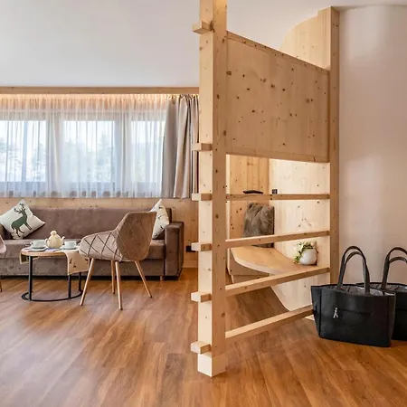Les Ciases Dolomites 2 Apartment *