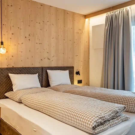 Les Ciases Dolomites 2 Apartment